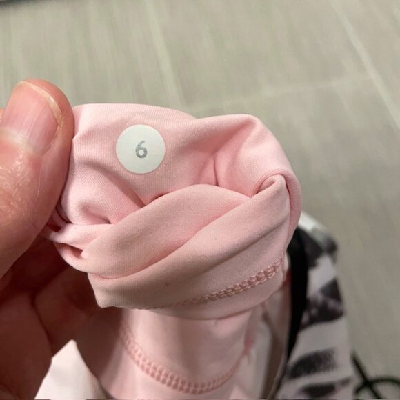 Lululemon Sweaty or Not Runsie Size 6 Pink White Sporty Athleisure - Picture 14 of 16
